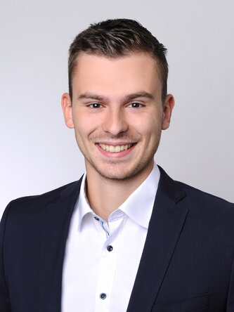 operational services GmbH & Co. KG