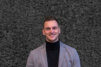 operational services GmbH & Co. KG