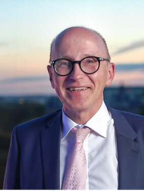 Dr. Klaus Michel